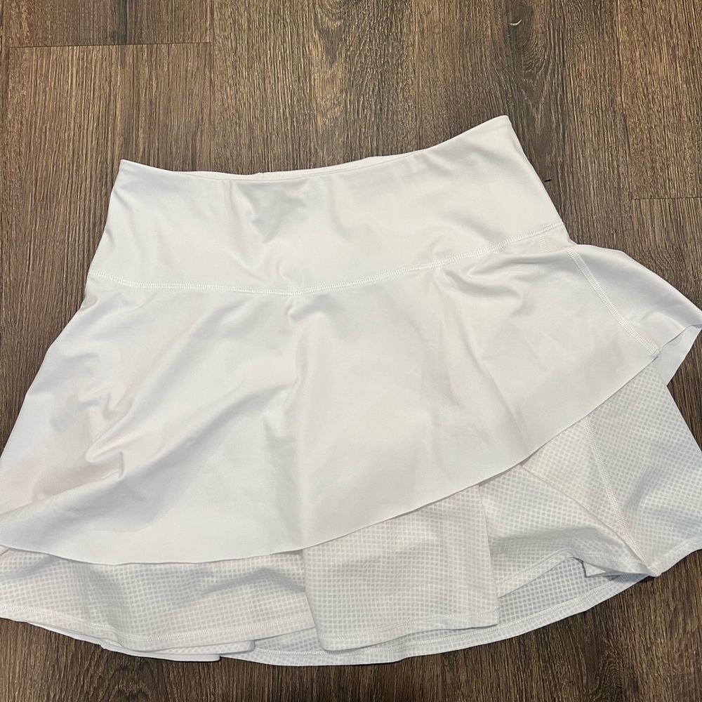 Athleta High Rise ruffle 14” skort